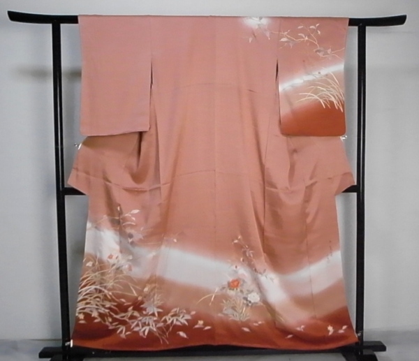 Kimono – Excellent Condition – Pure Silk Rinzu Chirimen Vermilion Brown with Shaded Hem, Dew and Grass with Floral Stem Pattern – Includes Basting Thread