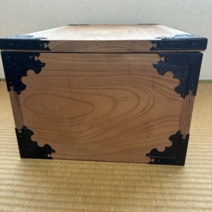 Zelkova wood Gosenryō Koban storage box — includes 20 replica gold coins
